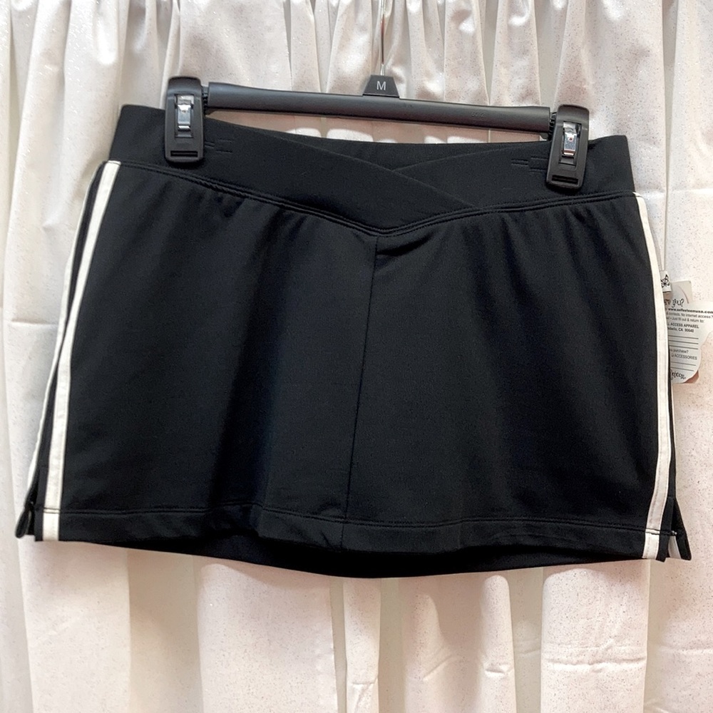 Black w/white stripe Skort